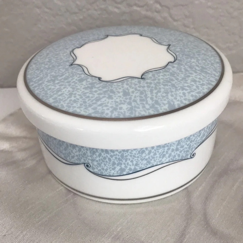 Wedgwood Venice Bone China Trinket Box